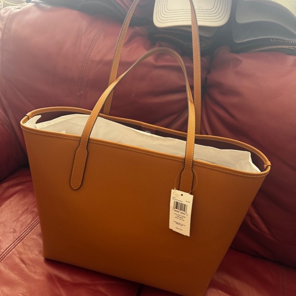 NWT Coach Leather City Tote Bag - Picture 2 of 7